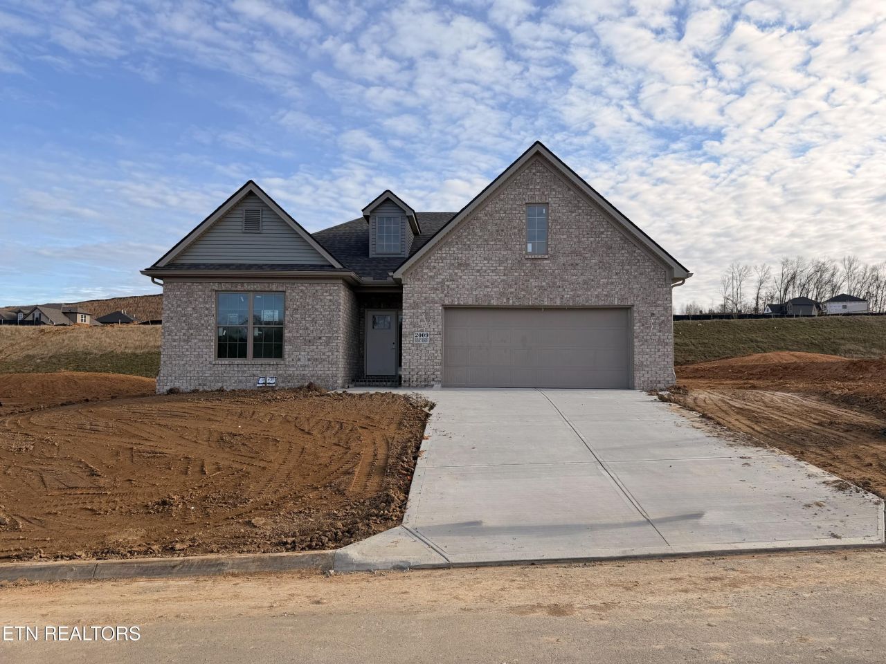 2009 Hickory Reserve Rd, Knoxville, TN 37932 Main Photo