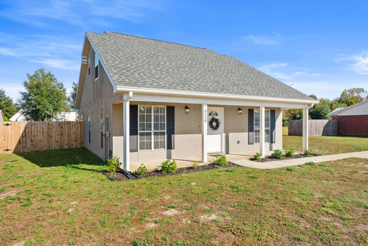 9110 Sunshine Drive, Youngstown, FL 32466 Main Photo