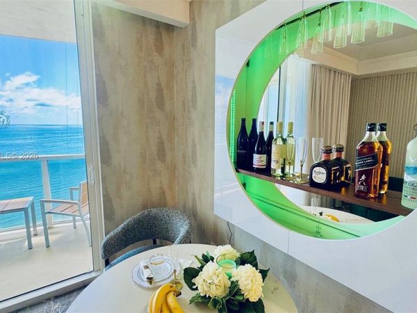 18001 Collins Ave, Unit 2512, Sunny Isles Beach, FL 33160