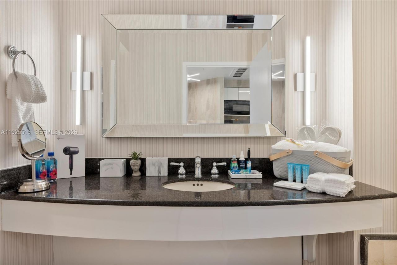 18001 Collins Ave, Unit 2512, Sunny Isles Beach, FL 33160 Photo