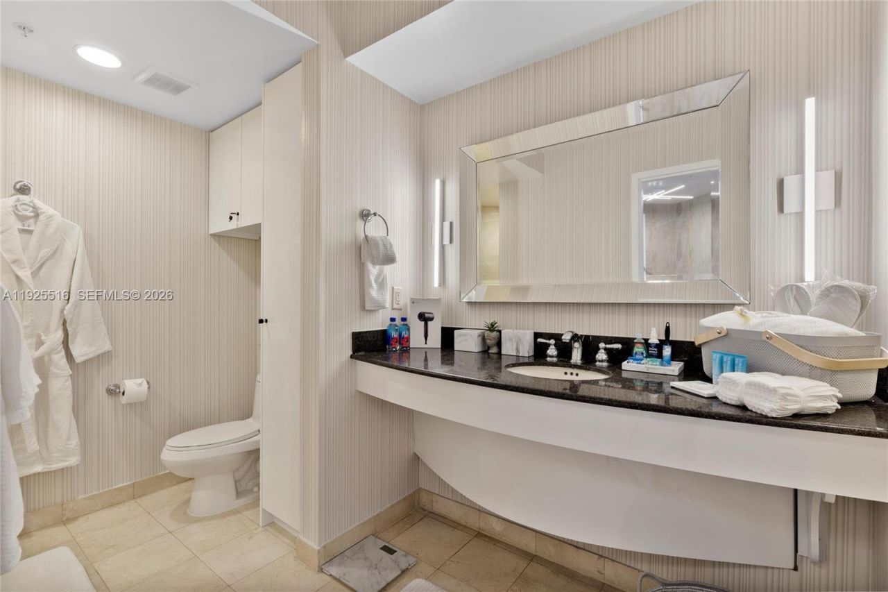 18001 Collins Ave, Unit 2512, Sunny Isles Beach, FL 33160 Photo