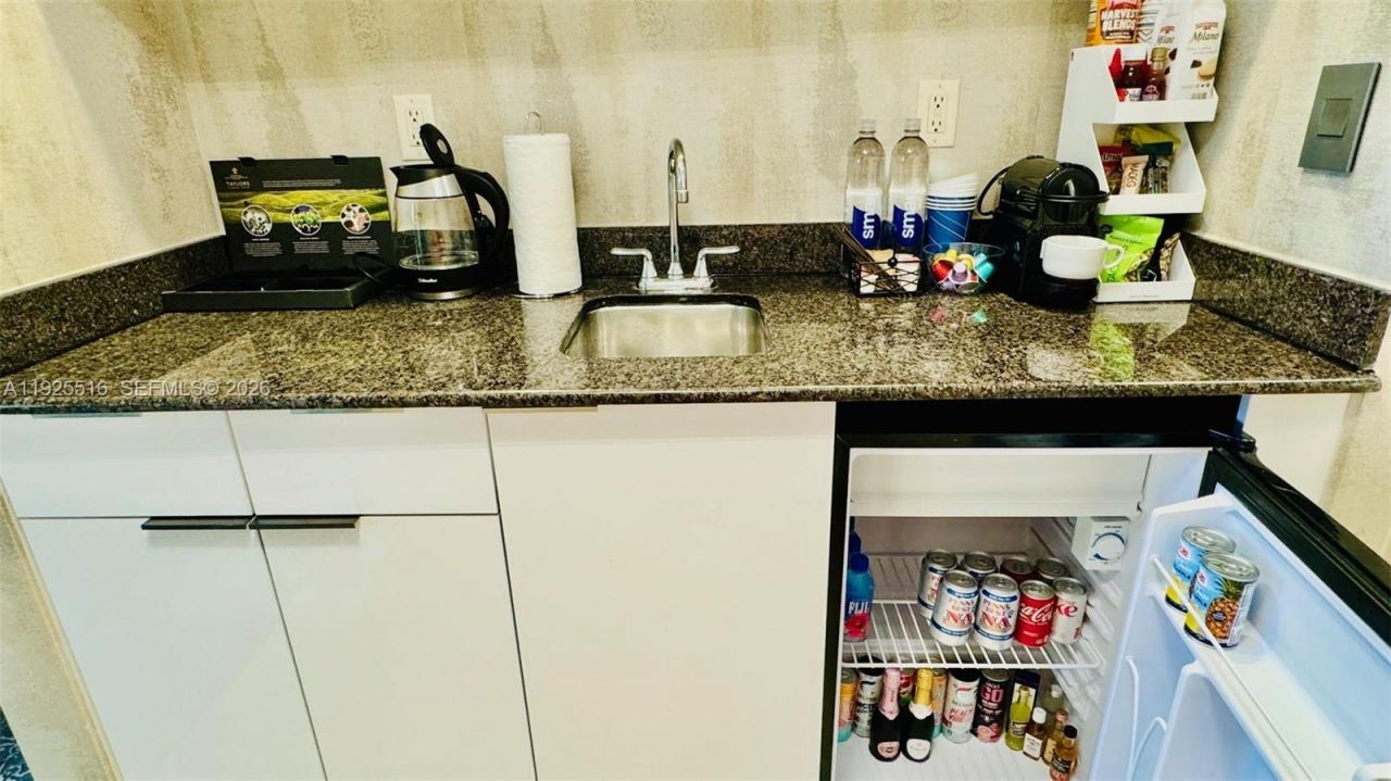 18001 Collins Ave, Unit 2512, Sunny Isles Beach, FL 33160 Photo