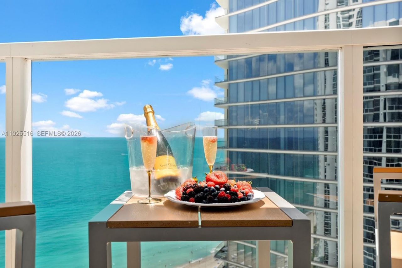 18001 Collins Ave, Unit 2512, Sunny Isles Beach, FL 33160 Photo