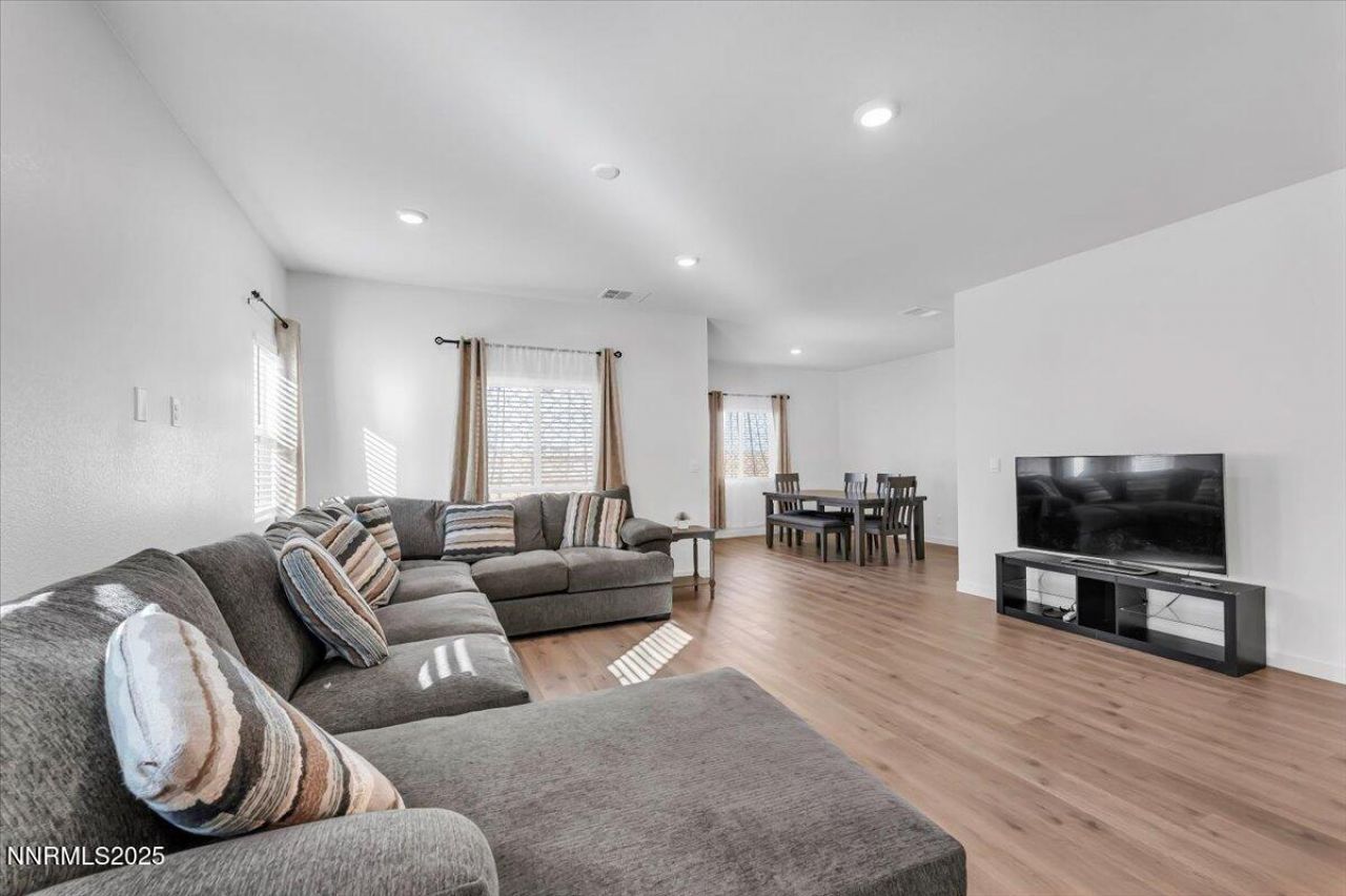 7523 Grassy Plains Drive, Reno, NV 89506 Photo