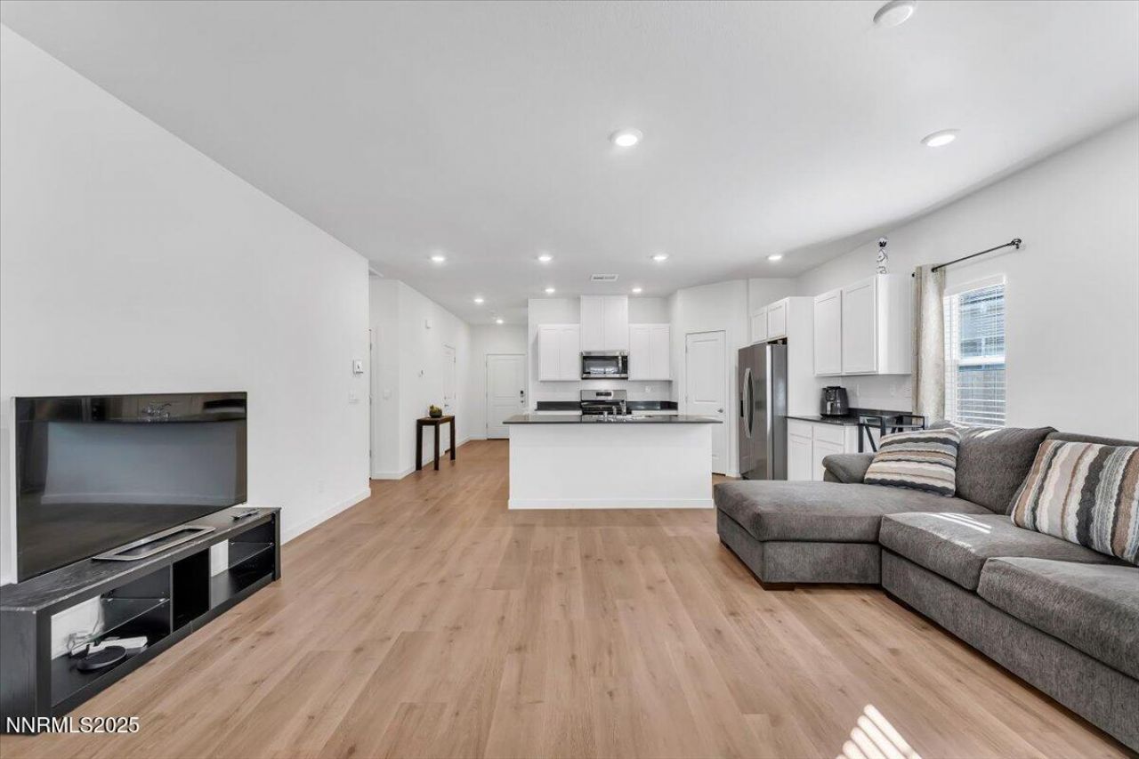 7523 Grassy Plains Drive, Reno, NV 89506 Photo