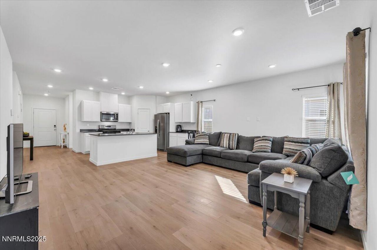 7523 Grassy Plains Drive, Reno, NV 89506 Photo