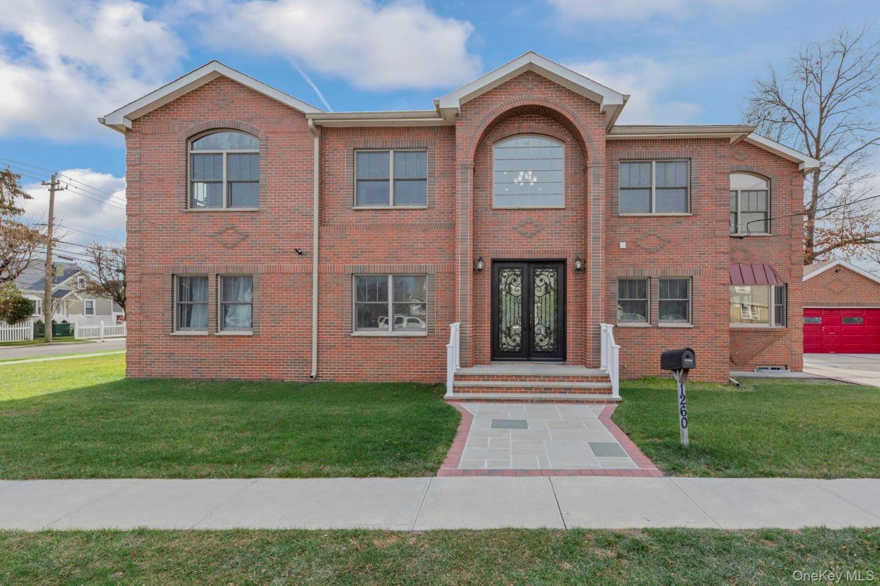 1260 Warwick Street, Uniondale, NY 11553 Main Photo