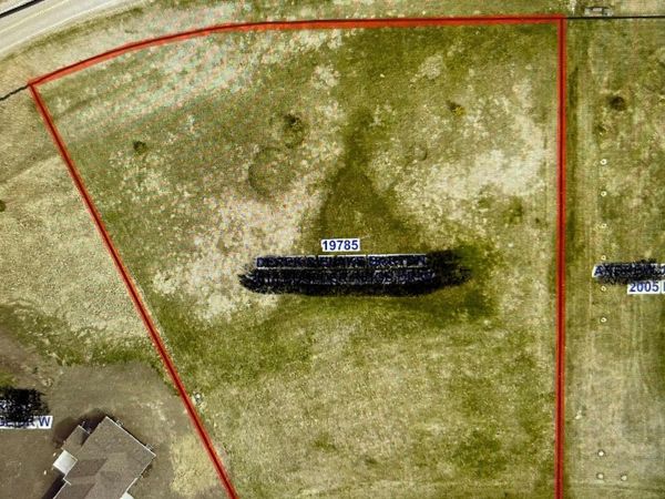 2015 BOULDER RIDGE DRIVE, Watertown, SD 57201