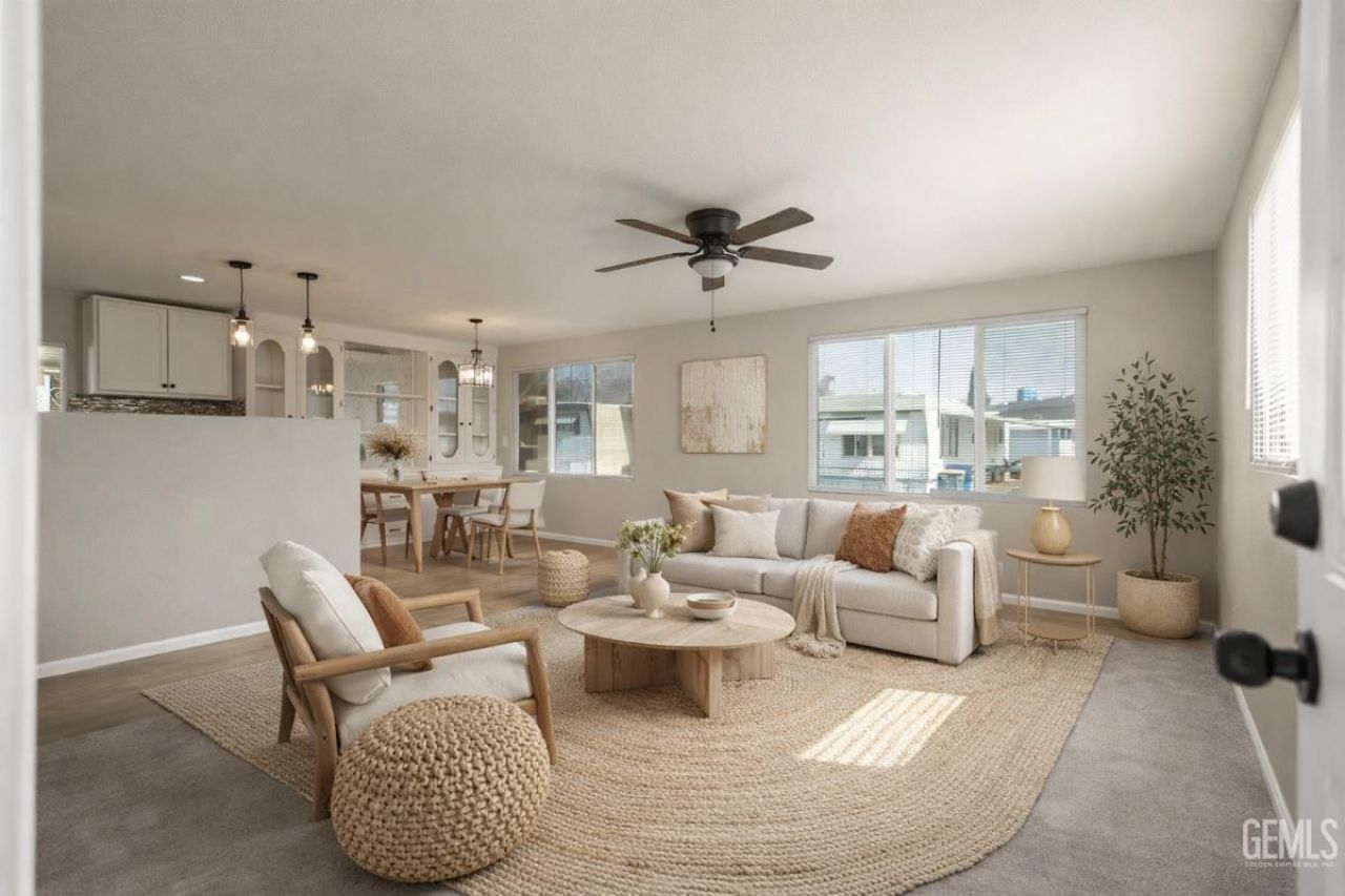 900 James Road, Unit 17, Bakersfield, CA 93308 Main Photo