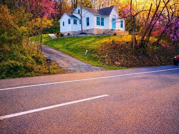 739 W Main St, Sevierville, TN 37862