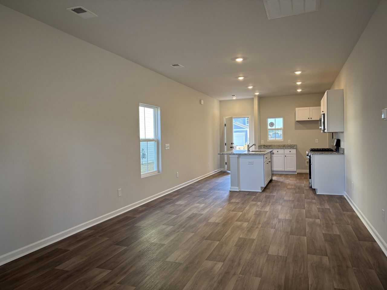 371 Tiliwa Street Photo 5