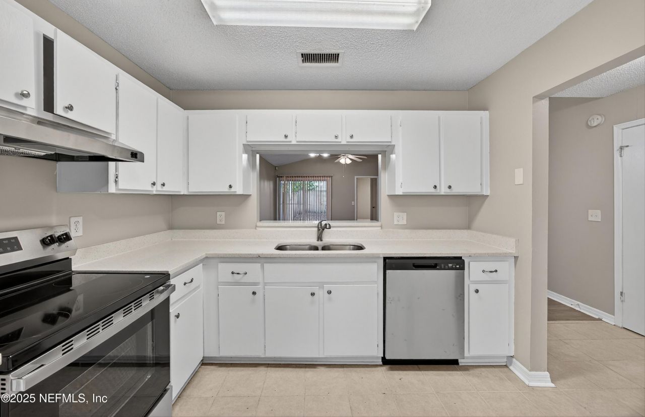 2217 Destine Lane, Jacksonville, FL 32233 Photo