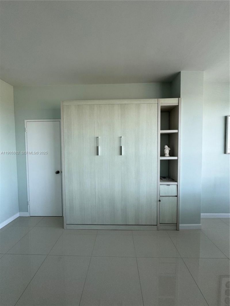 4925 Collins Ave, Unit 5G, Miami Beach, FL 33140 Photo