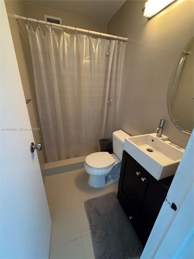 4925 Collins Ave, Unit 5G, Miami Beach, FL 33140 Photo