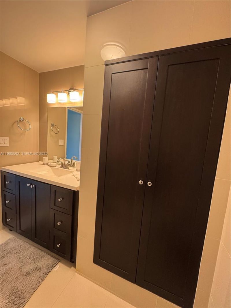 4925 Collins Ave, Unit 5G, Miami Beach, FL 33140 Photo