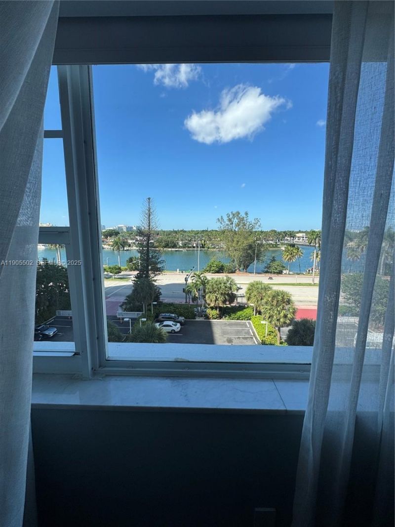 4925 Collins Ave, Unit 5G, Miami Beach, FL 33140 Photo
