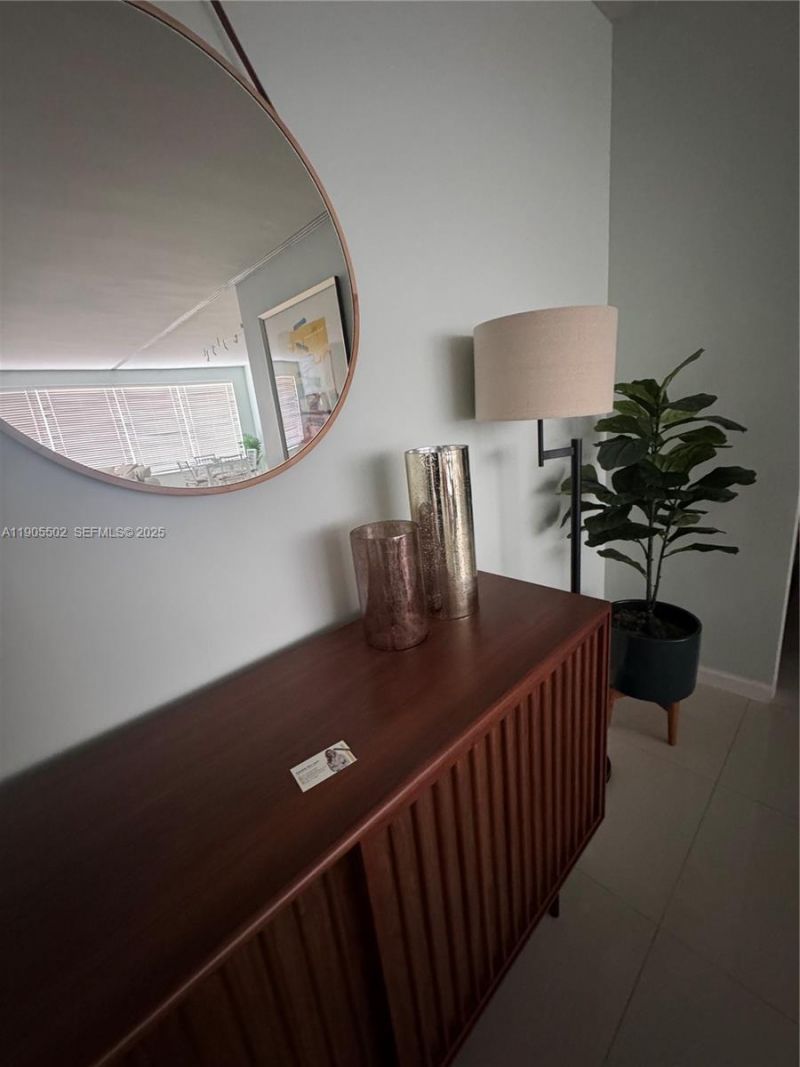 4925 Collins Ave, Unit 5G, Miami Beach, FL 33140 Photo