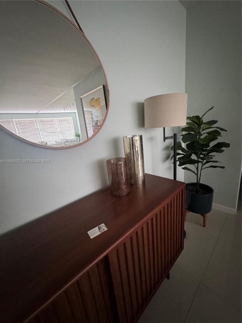 4925 Collins Ave, Unit 5G, Miami Beach, FL 33140 Photo