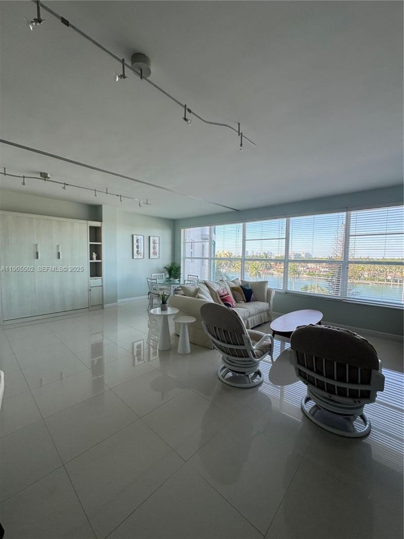 4925 Collins Ave, Unit 5G, Miami Beach, FL 33140 Photo