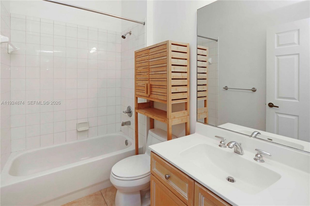 1923 Harbor View Cir, Unit 1923, Weston, FL 33327 Photo