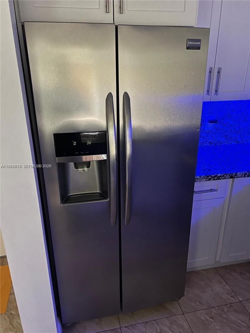 1075 W 68th St, Unit 218, Hialeah, FL 33014 Photo