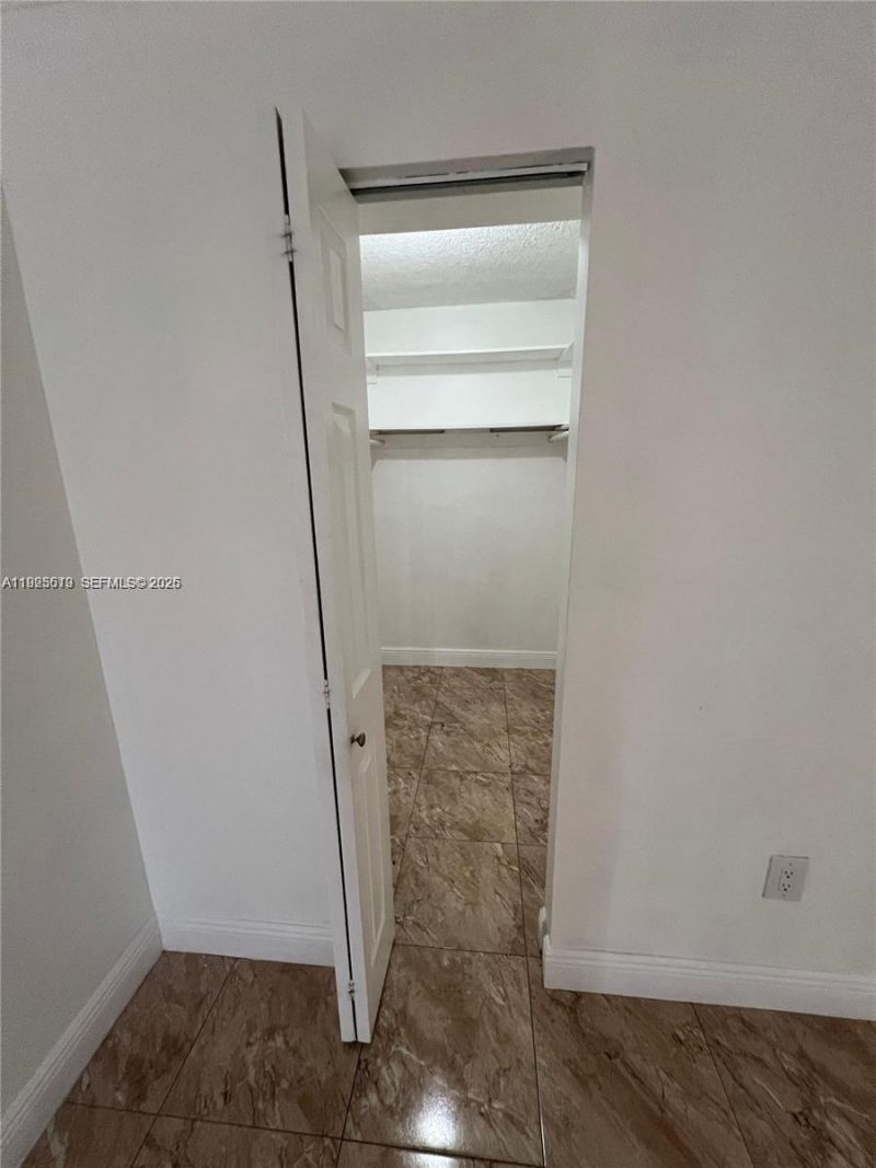 1075 W 68th St, Unit 218, Hialeah, FL 33014 Photo