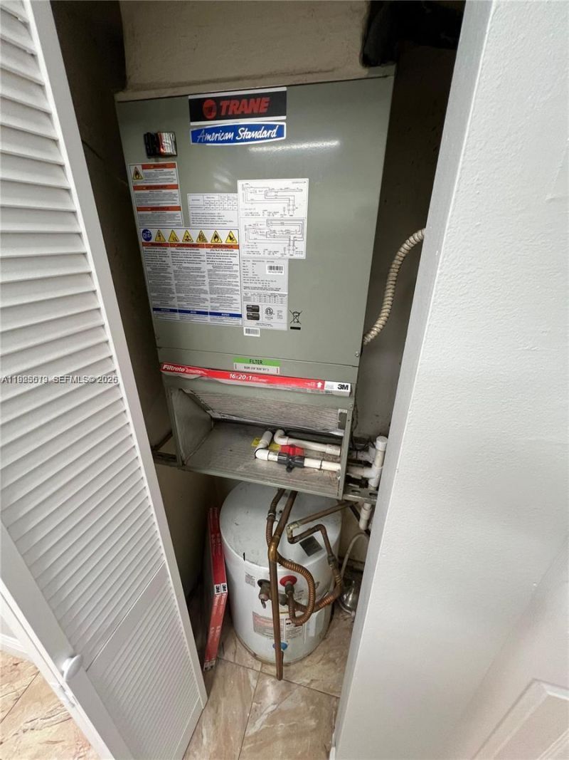 1075 W 68th St, Unit 218, Hialeah, FL 33014 Photo