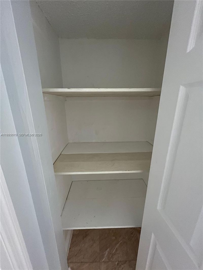 1075 W 68th St, Unit 218, Hialeah, FL 33014 Photo