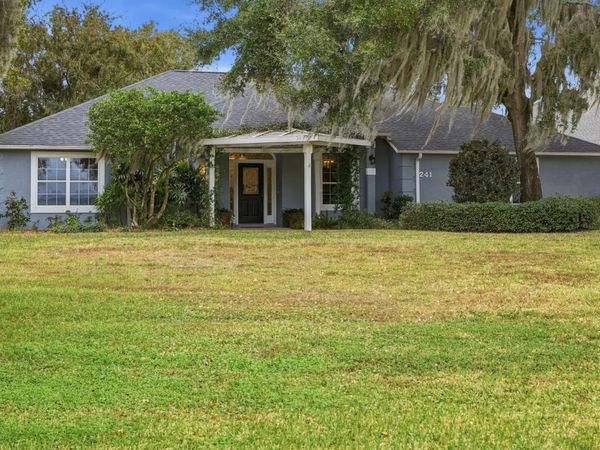 241 Crystal Cove Dr, Palatka, FL 32177