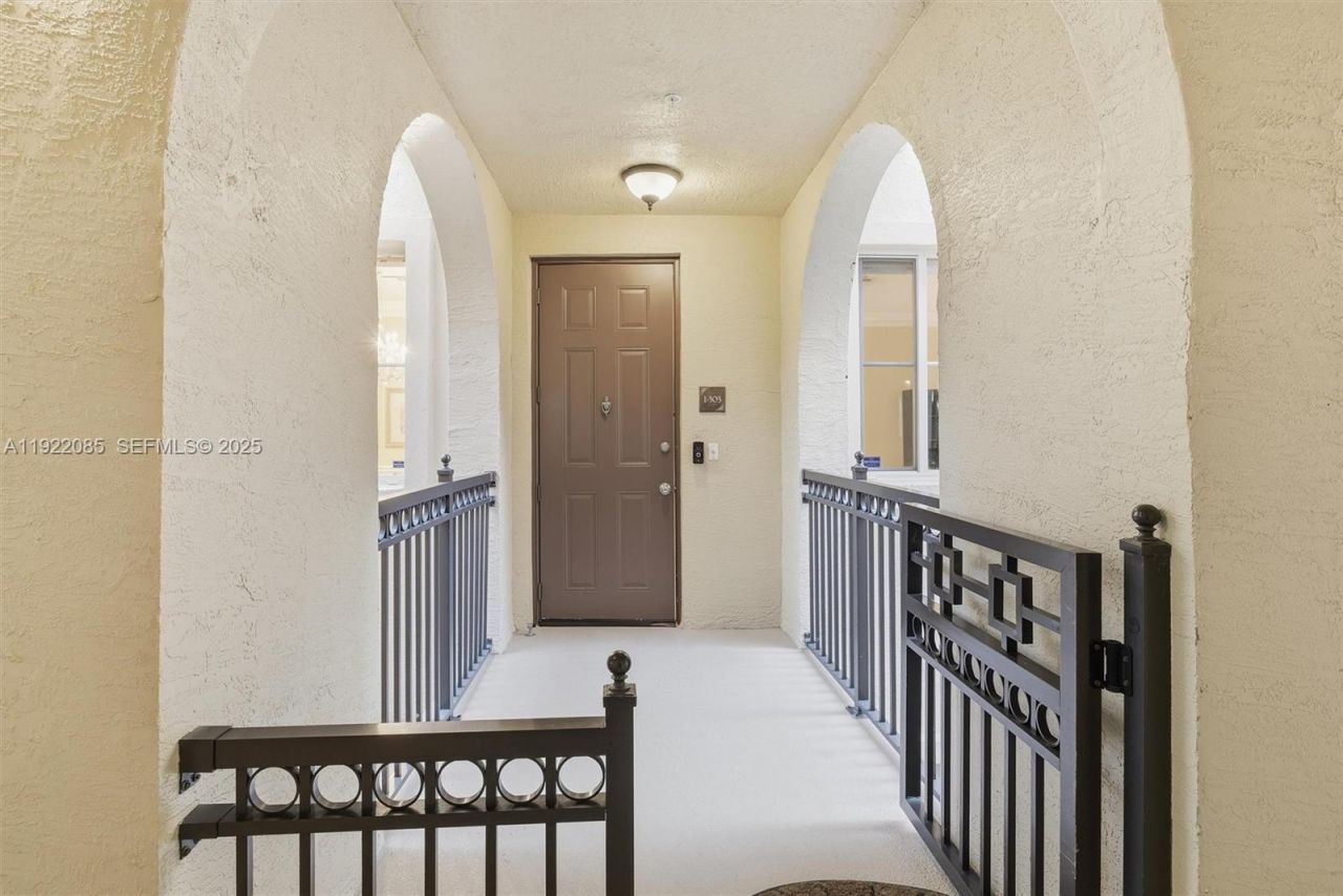 2925 NW 126th Ave, Unit 303-1, Sunrise, FL 33323 Photo