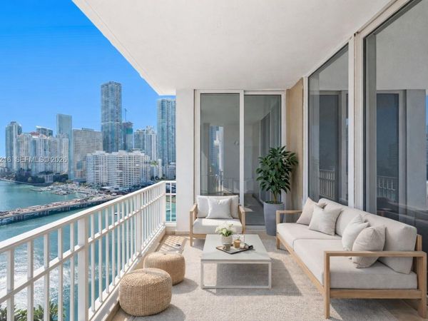 701 Brickell Key Blvd, Unit 1911, Miami, FL 33131