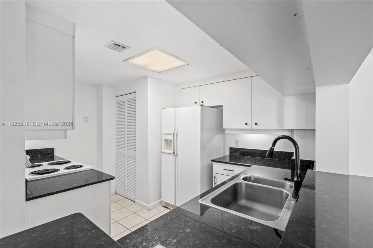 701 Brickell Key Blvd, Unit 1911, Miami, FL 33131 Photo