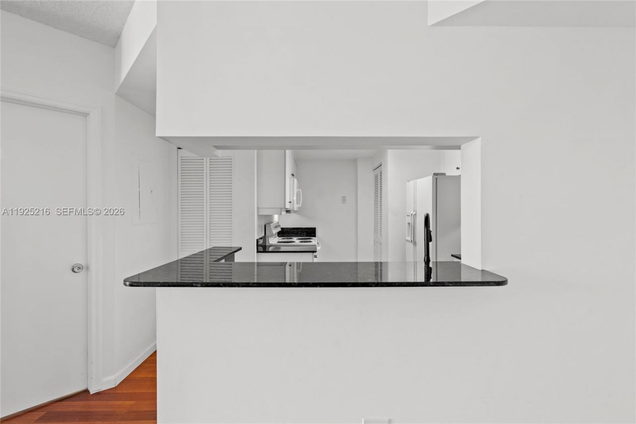 701 Brickell Key Blvd, Unit 1911, Miami, FL 33131 Photo