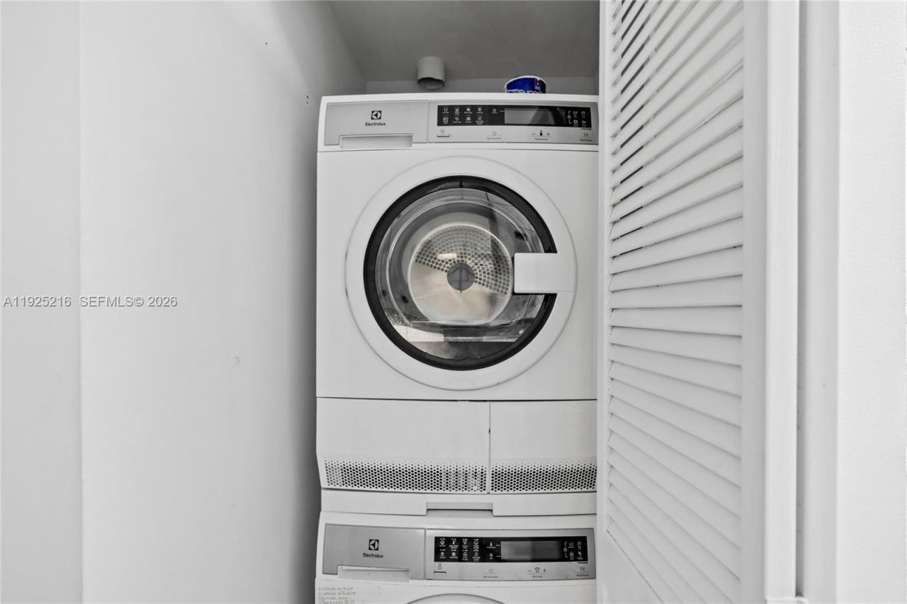 701 Brickell Key Blvd, Unit 1911, Miami, FL 33131 Photo