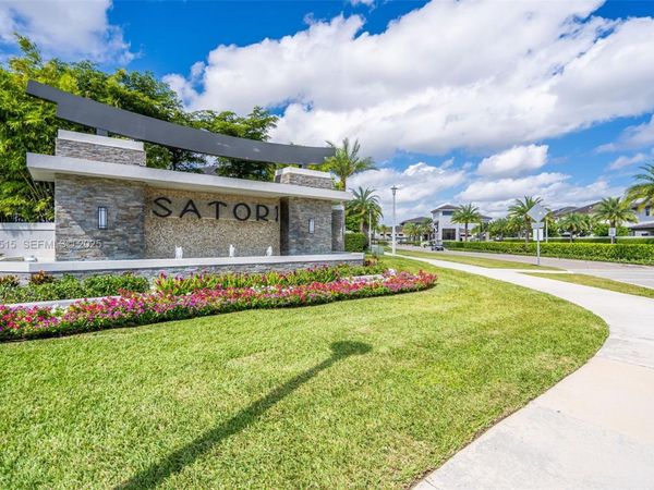 9114 NW 158th St, Miami Lakes, FL 33018