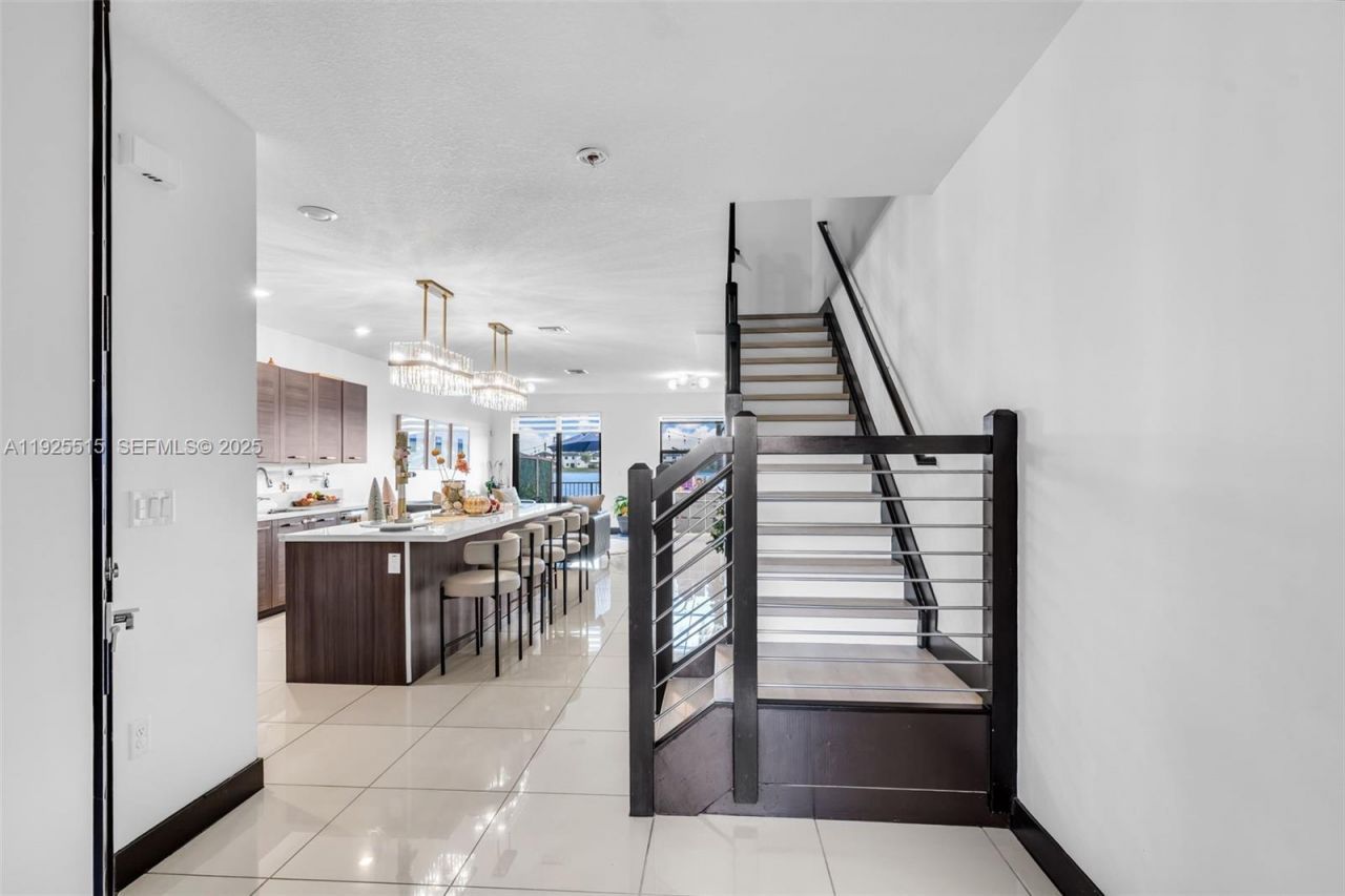 9114 NW 158th St, Miami Lakes, FL 33018 Photo