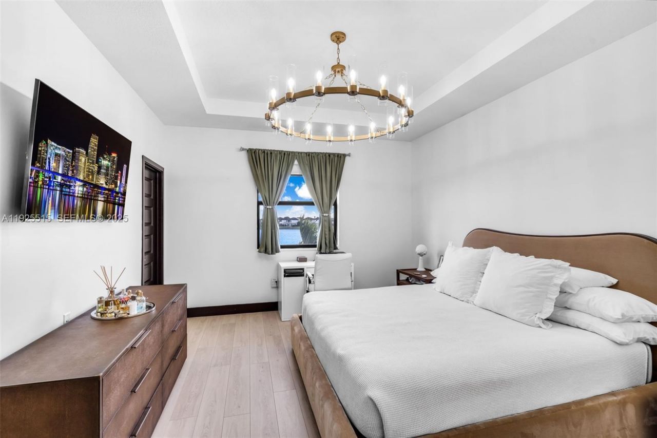 9114 NW 158th St, Miami Lakes, FL 33018 Photo