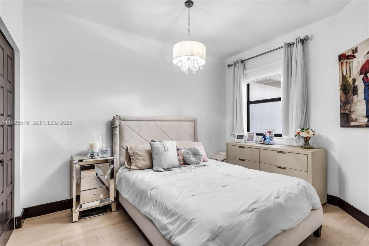 9114 NW 158th St, Miami Lakes, FL 33018 Photo