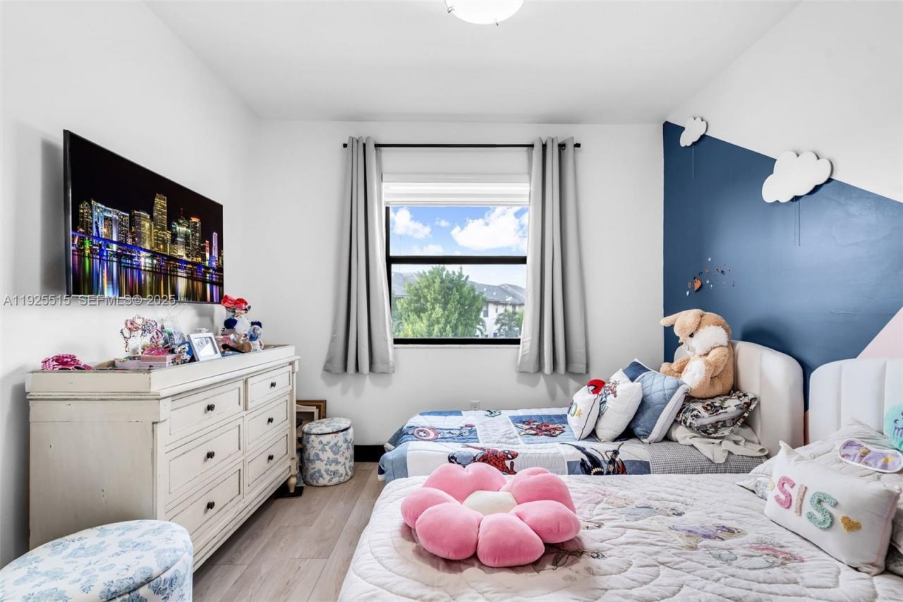 9114 NW 158th St, Miami Lakes, FL 33018 Photo