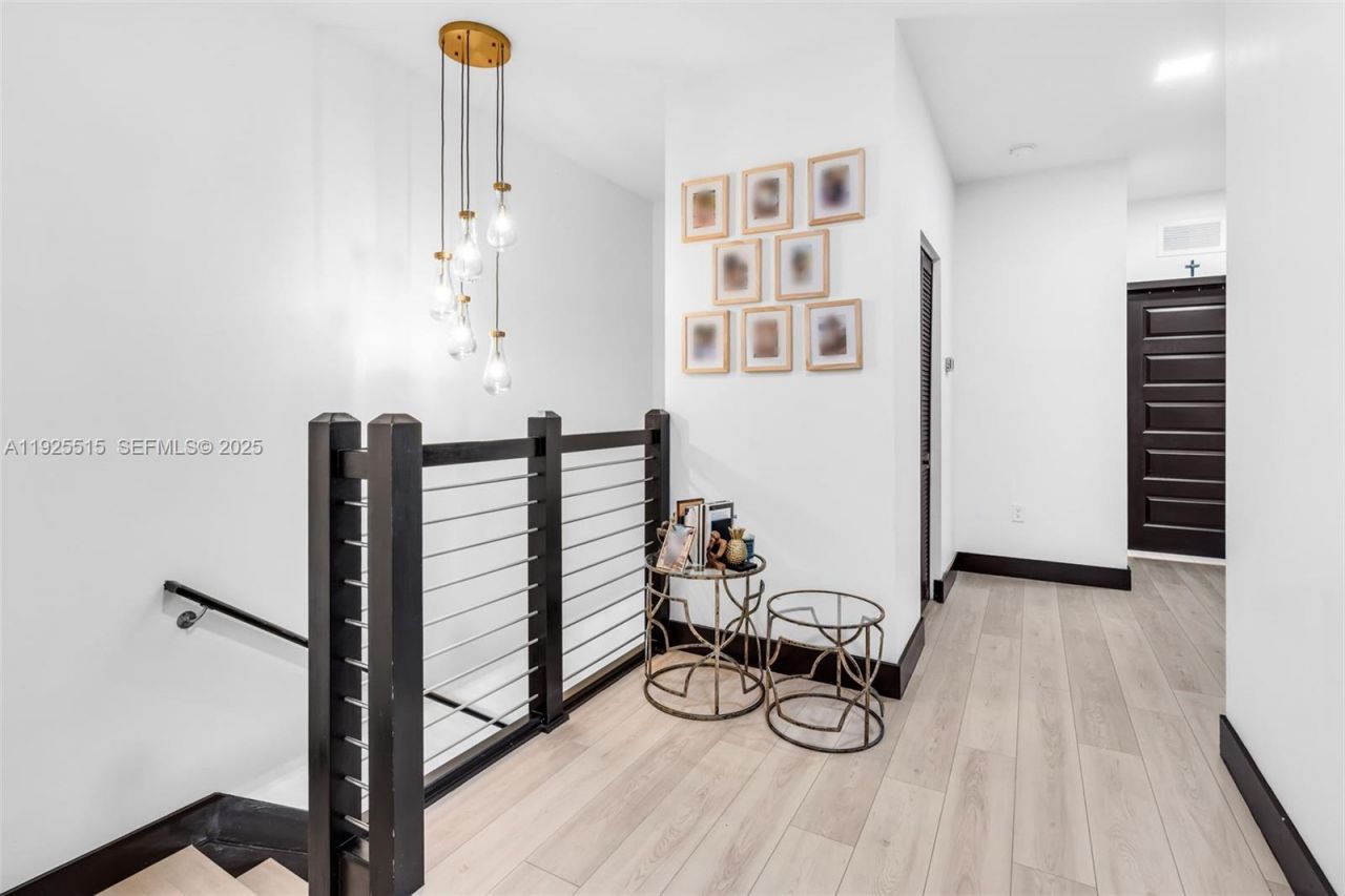 9114 NW 158th St, Miami Lakes, FL 33018 Photo