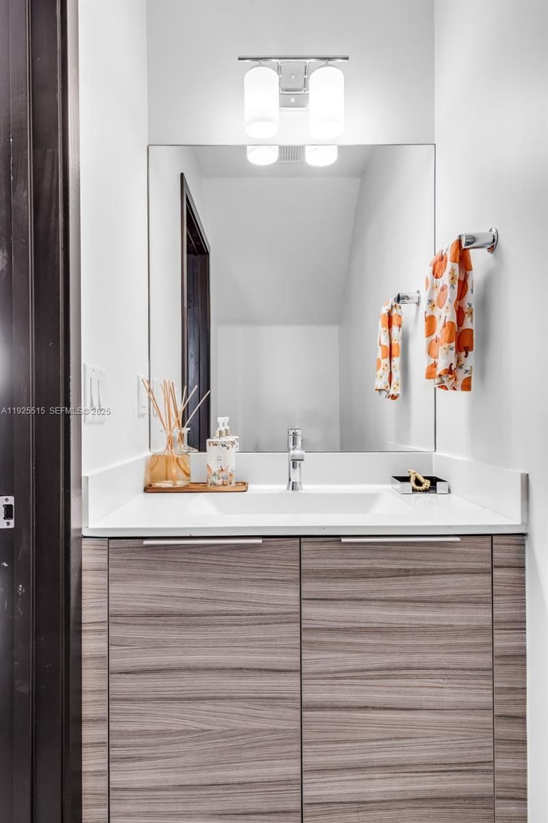 9114 NW 158th St, Miami Lakes, FL 33018 Photo