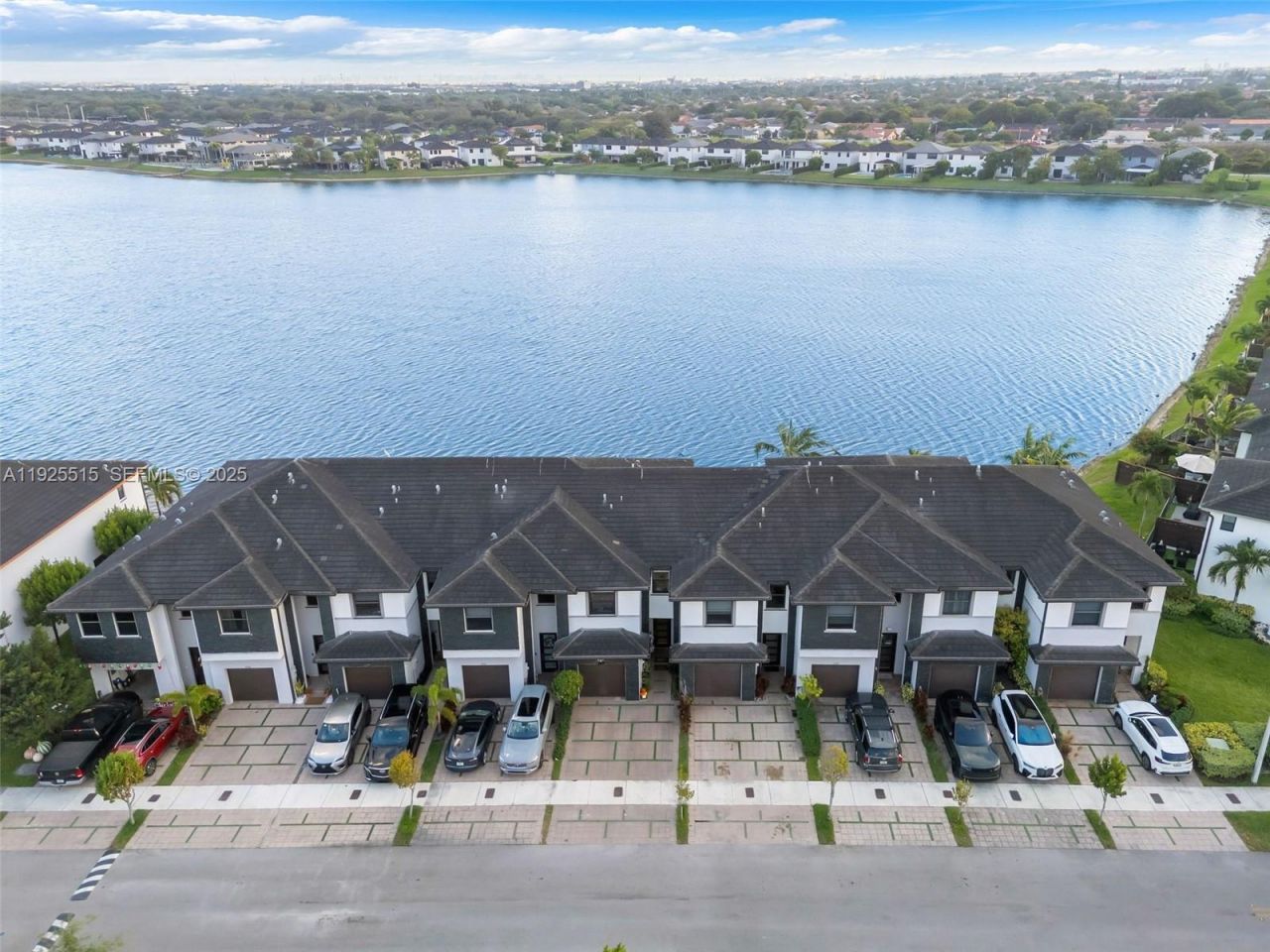 9114 NW 158th St, Miami Lakes, FL 33018 Photo