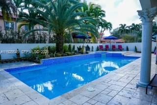 8204 NW 165 St Th, Miami Lakes, FL 33016 Photo