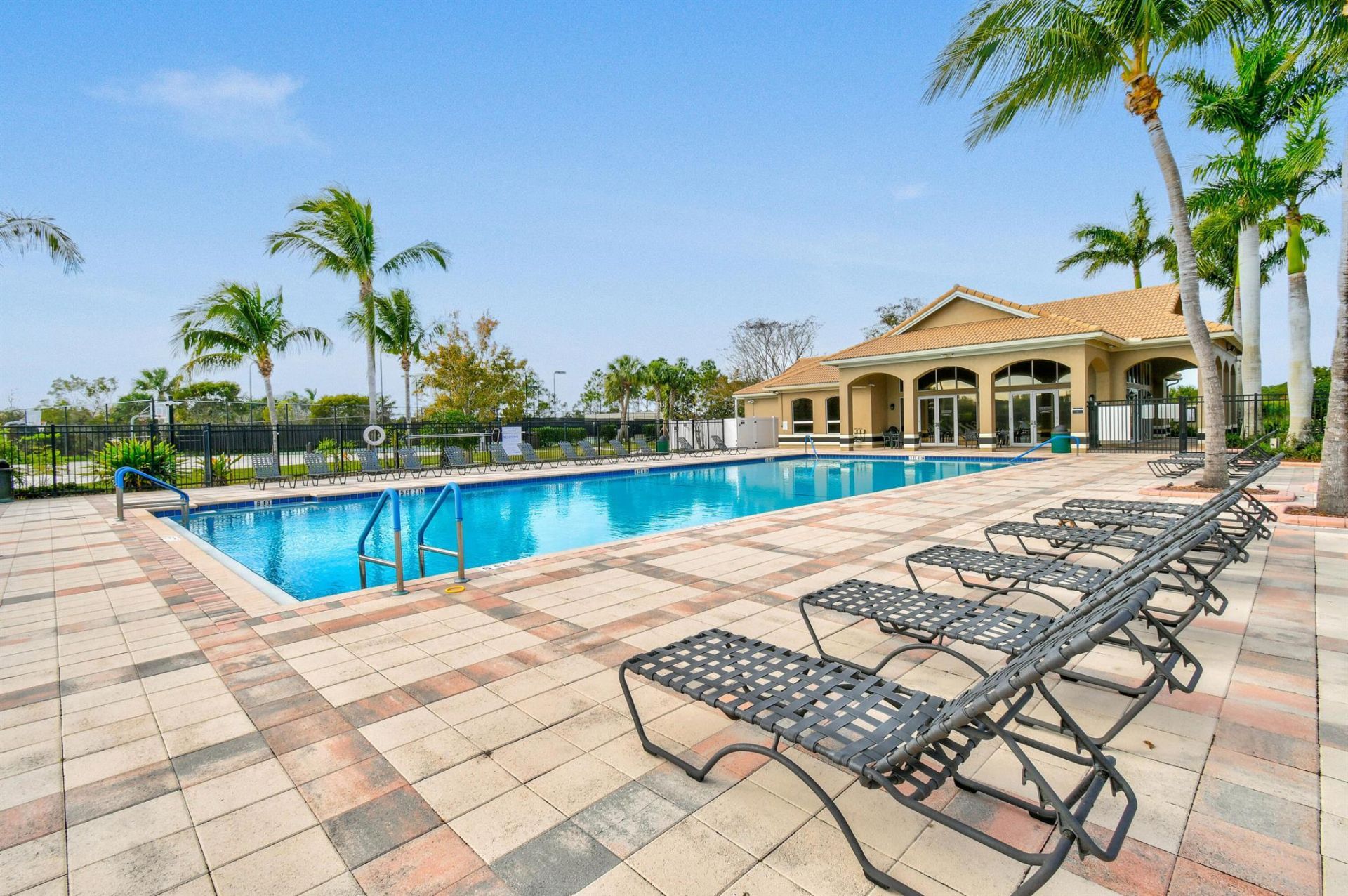 2205 SW Newport Isles Boulevard, Port Saint Lucie, FL 34953 Photo