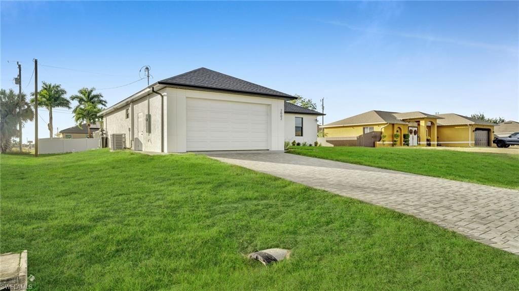 2002 NE 18th Ave, Cape Coral, FL 33909 Photo