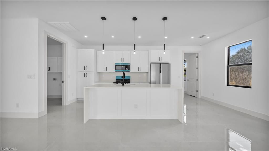 2002 NE 18th Ave, Cape Coral, FL 33909 Photo