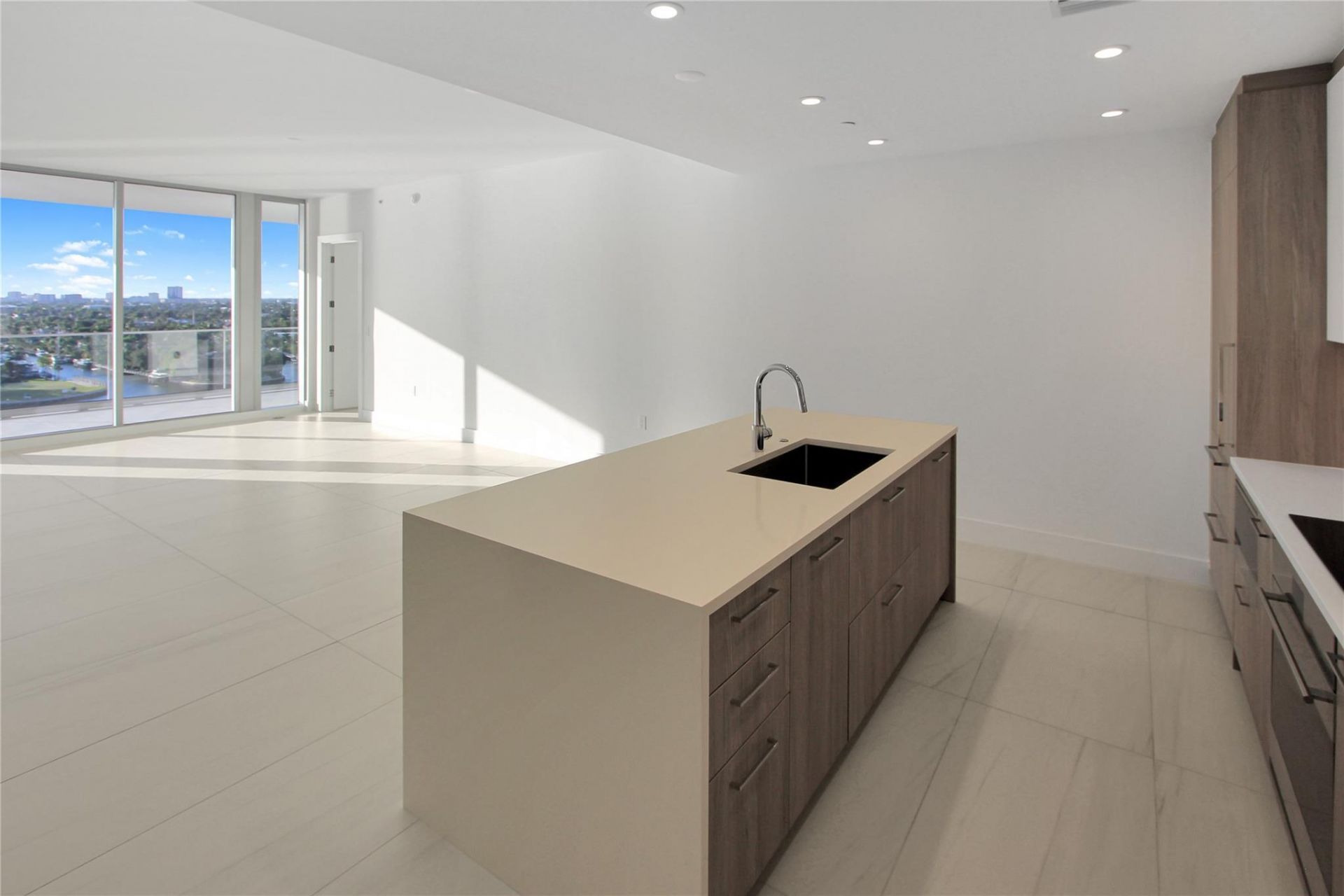 153 N Seabreeze Blv, Unit S-903, Fort Lauderdale, FL 33304 Photo