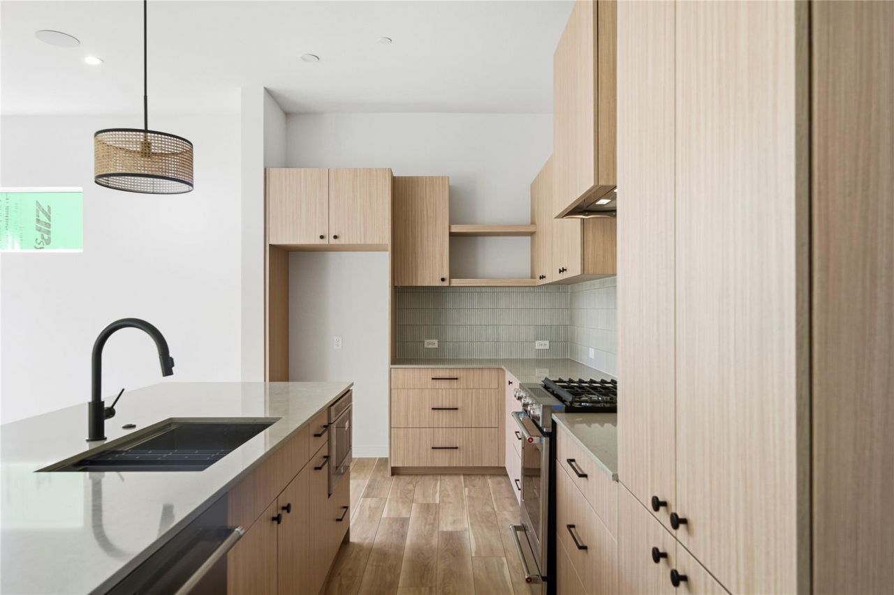 10813 Hermosillo Dr, Unit 1005, Austin, TX 78758 Main Photo