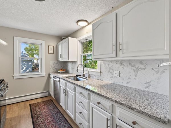 1812 Carl Street, Saint Paul, MN 55113