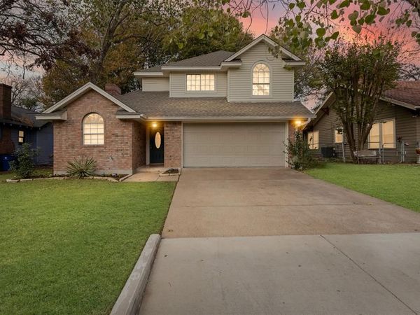 305 Virginia Avenue, Waxahachie, TX 75165